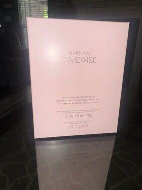 Mary Kay TimeWise Microdermabrasion Plus Set-NWT Never used w/some bonus samples